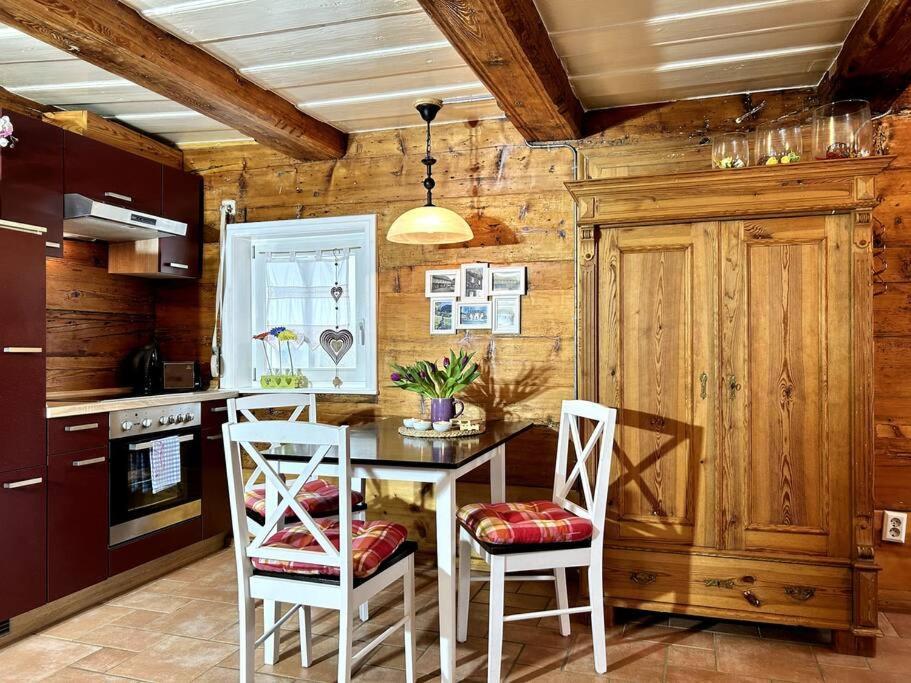 Rustikales Studio-Apartment Blockstube Im Haus Selma โกรสเชอเนา ภายนอก รูปภาพ